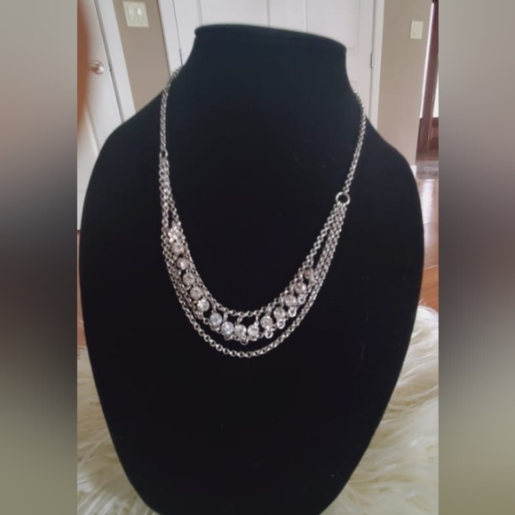 Lovely Multi strand Silver Tone Necklace.🌴 - Picture 2 of 5